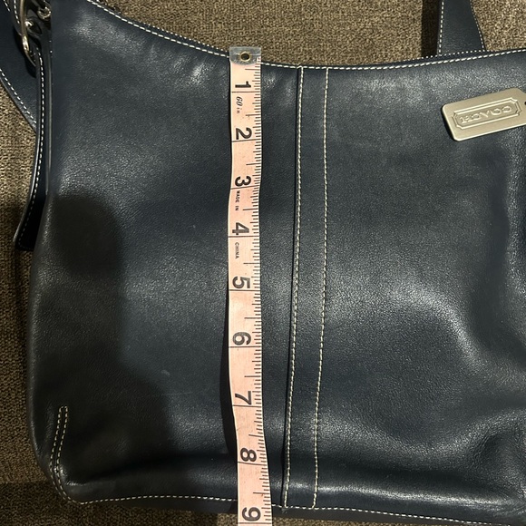 Genuine Coach Navy Crossbody Bag - Picture 6 of 7